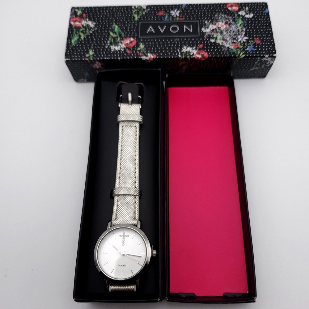 Avon Lucky Lady Women's Watch Crystal Cross White Silver Strap Box F4296141